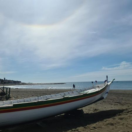 Apartamento Cerca De La Playa Leilighet Málaga Eksteriør bilde